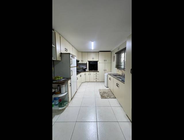 3 BEDROOM HOUSE FOR SALE IN NEWLANDS EAST